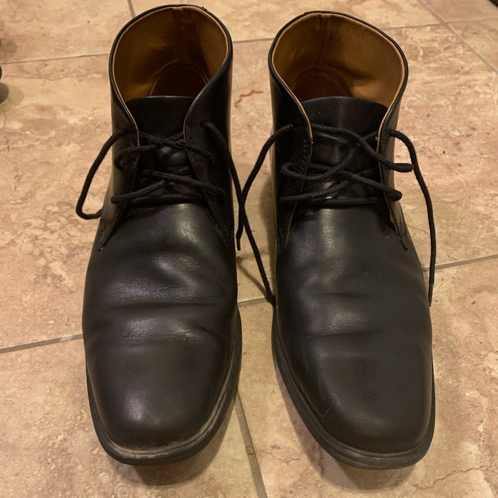 Clark’s genuine. Leather men dress boots 11.5